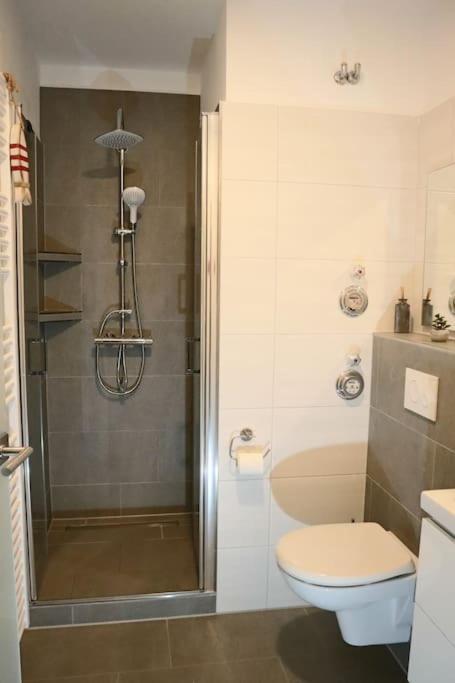Emily'S Deichbude In Einer Historischen Villa In Dornumersiel Exterior foto